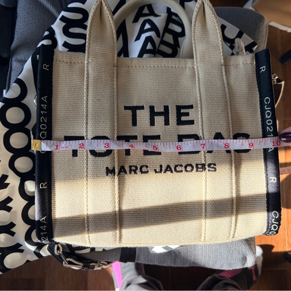 EUC like new Marc Jacobs The Jacquard Mini Tote Bag in “Warm Sand” - Picture 7 of 9